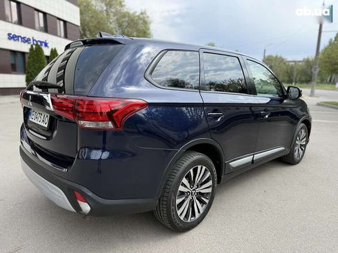 Mitsubishi Outlander 2019 - фото 7