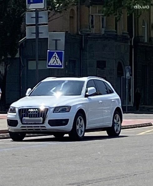 Audi Q5 2011 белый - фото 2