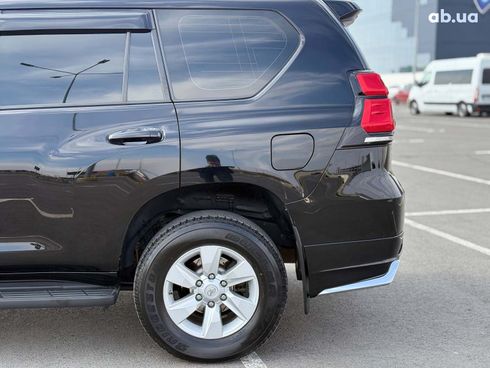 Toyota Land Cruiser Prado 2019 черный - фото 6