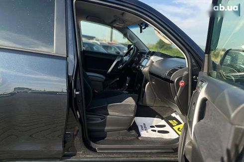 Toyota Land Cruiser Prado 2017 - фото 24