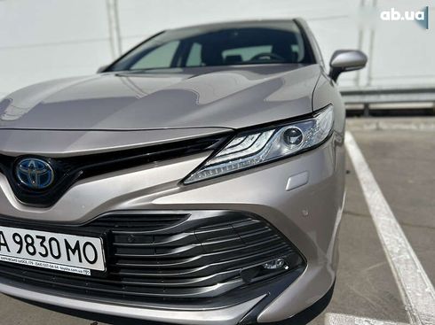 Toyota Camry 2019 - фото 11