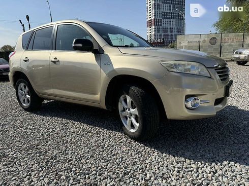 Toyota RAV4 2011 - фото 3