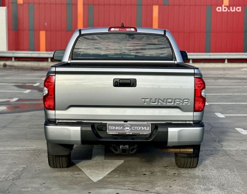 Toyota Tundra 2021 серый - фото 5