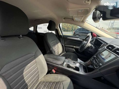 Ford Fusion 2020 - фото 17