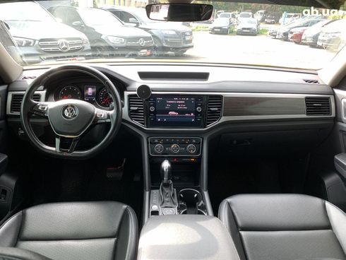 Volkswagen Atlas 2017 желтый - фото 34
