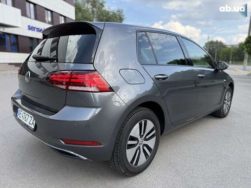 Volkswagen e-Golf 2020 - фото 12