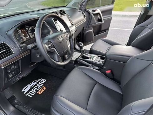 Toyota Land Cruiser Prado 2021 - фото 21