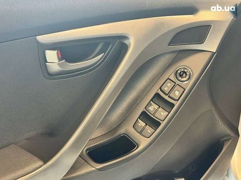 Hyundai Elantra 2012 - фото 18