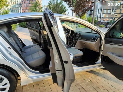 Hyundai Elantra 2016 - фото 22
