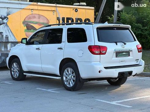 Toyota Sequoia 2016 - фото 10