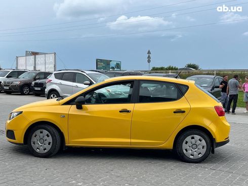SEAT Ibiza 2011 желтый - фото 11