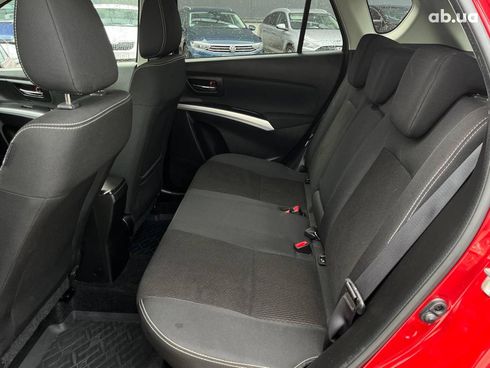 Suzuki SX4 2018 красный - фото 26