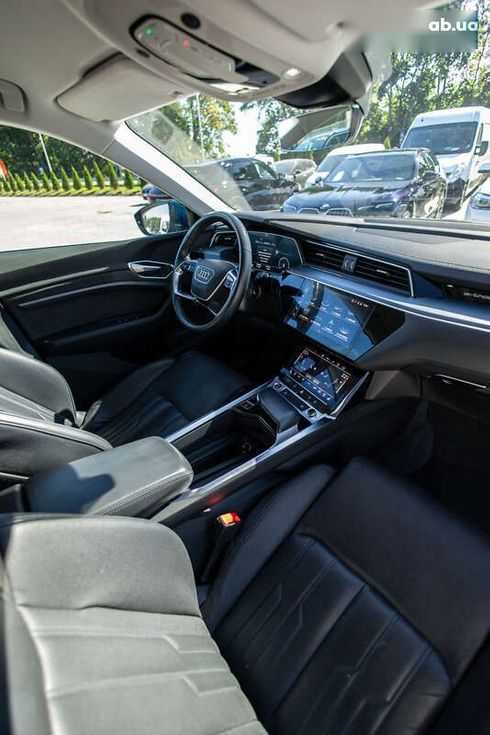 Audi E-Tron 2021 - фото 9
