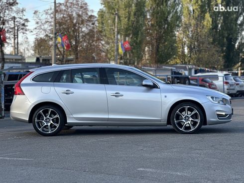 Volvo V60 2016 серый - фото 8