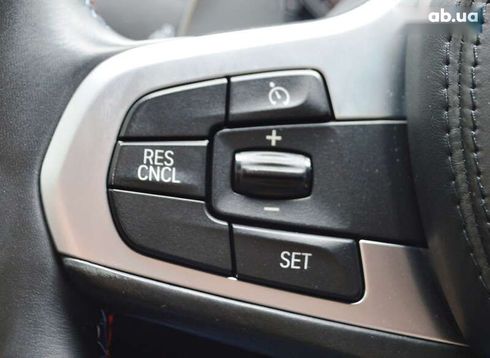 BMW 5 серия 2017 - фото 30