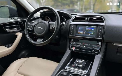 Jaguar F-Pace 2016 - фото 15