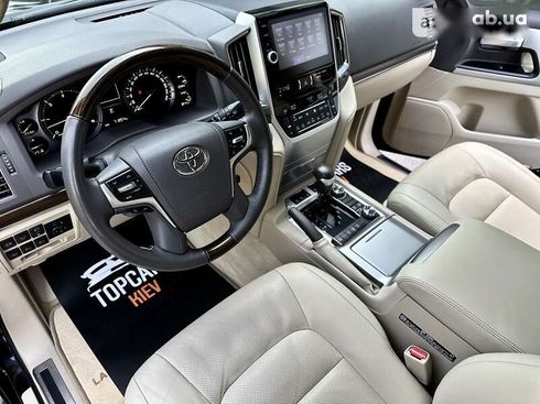 Toyota Land Cruiser 2021 - фото 30