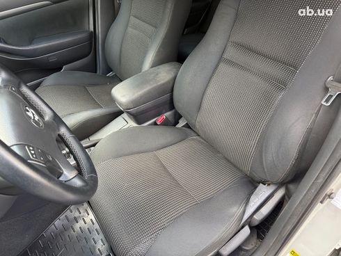 Toyota Avensis 2006 серый - фото 21