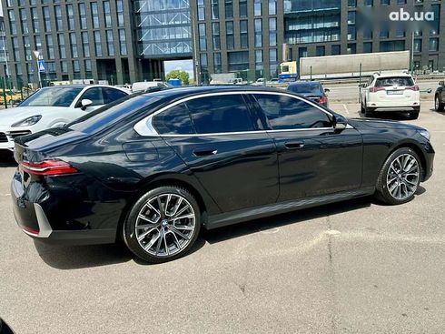 BMW 5 серия 2023 - фото 21
