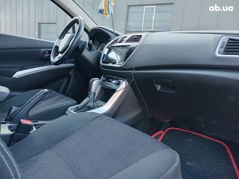 Suzuki SX4 2019 красный - фото 4