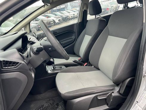 Ford Fiesta 2015 серый - фото 18