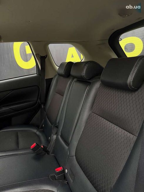 Mitsubishi Outlander 2015 - фото 15