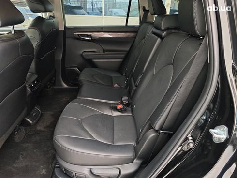 Toyota Highlander 2024 черный - фото 11
