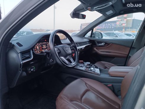 Audi Q7 2017 серый - фото 25