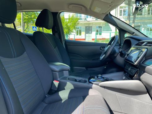 Nissan Leaf 2020 серый - фото 19