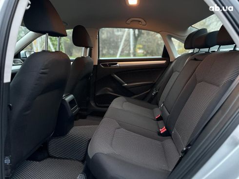 Volkswagen Passat 2016 серый - фото 12