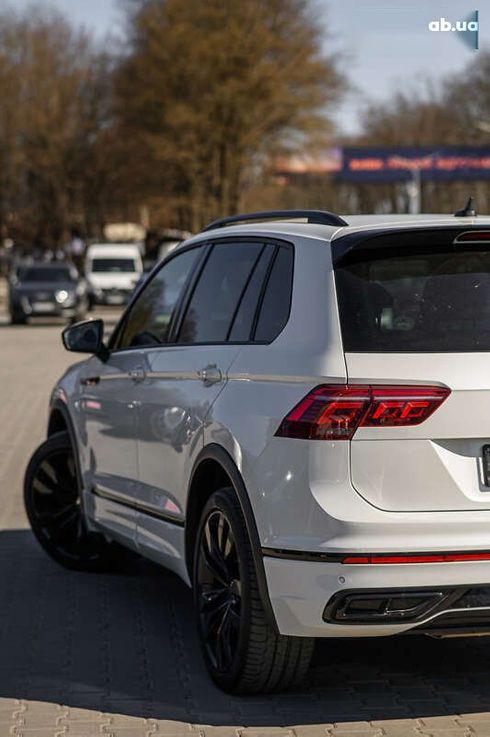 Volkswagen Tiguan 2021 - фото 11