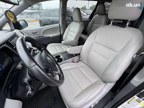 Toyota Sienna 2019 - фото 19