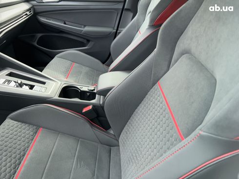 Volkswagen Golf GTI 2023 - фото 20