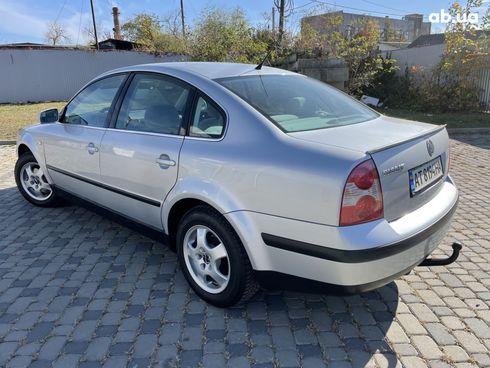 Volkswagen Passat 2001 серый - фото 3