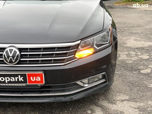 Volkswagen Passat 2017 черный - фото 11
