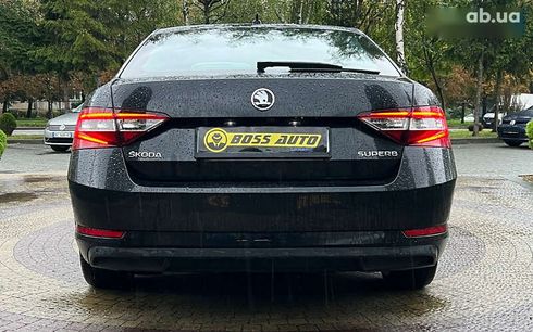 Skoda Superb 2018 - фото 6