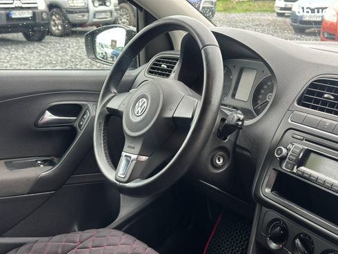 Volkswagen Polo 2011 черный - фото 26