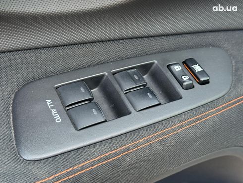 Toyota Auris 2010 черный - фото 31
