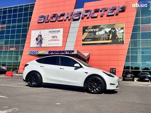 Tesla Model Y 2022 - фото 7