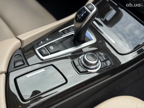BMW 5 серия 2011 черный - фото 21