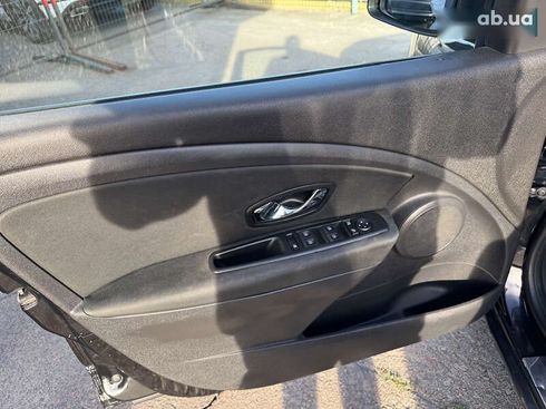 Renault Megane 2015 - фото 16