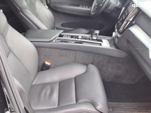 Volvo XC60 2023 черный - фото 25