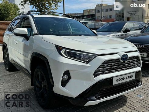 Toyota RAV4 2021 - фото 3