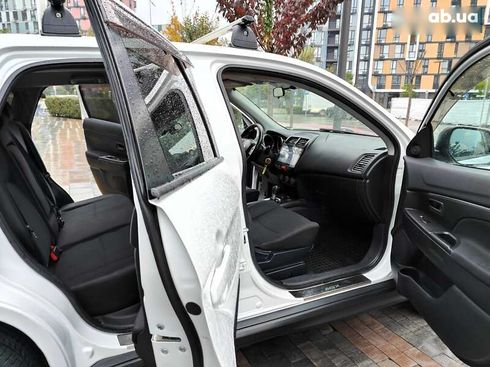 Mitsubishi Outlander 2015 - фото 23