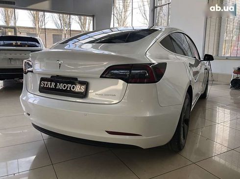 Tesla Model 3 2020 - фото 12