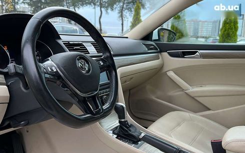 Volkswagen Passat 2017 - фото 10
