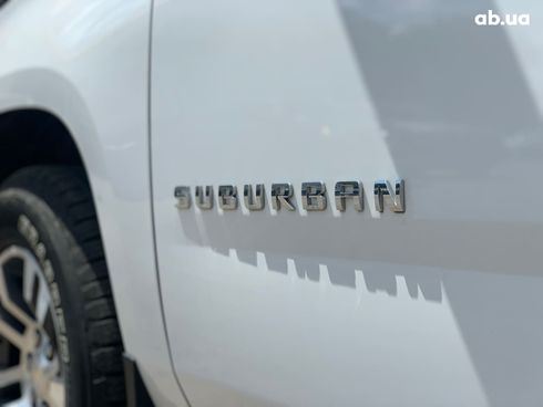 Chevrolet Suburban 2019 белый - фото 6