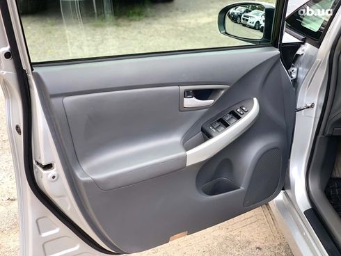 Toyota Prius 2010 серый - фото 41