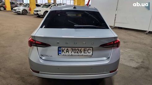 Skoda Octavia 2021 - фото 14