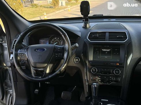 Ford Explorer 2016 - фото 16